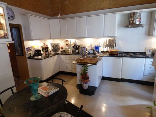 6 bedroom Townhouse for sale in Finestrat Pueblo, Finestrat - € 395,000 (Ref: 3539265)