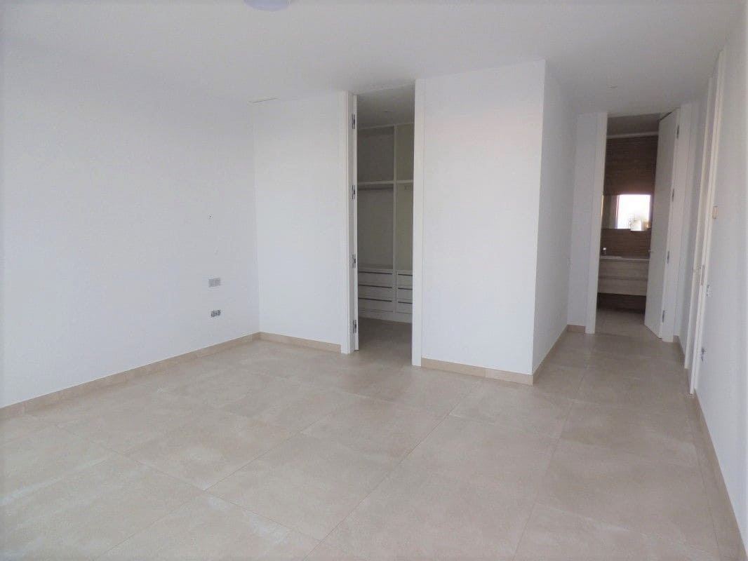 4 soverom Villa til salgs i Finestrat med svømmebasseng garasje - € 1 750 000 (Ref: 7346758)