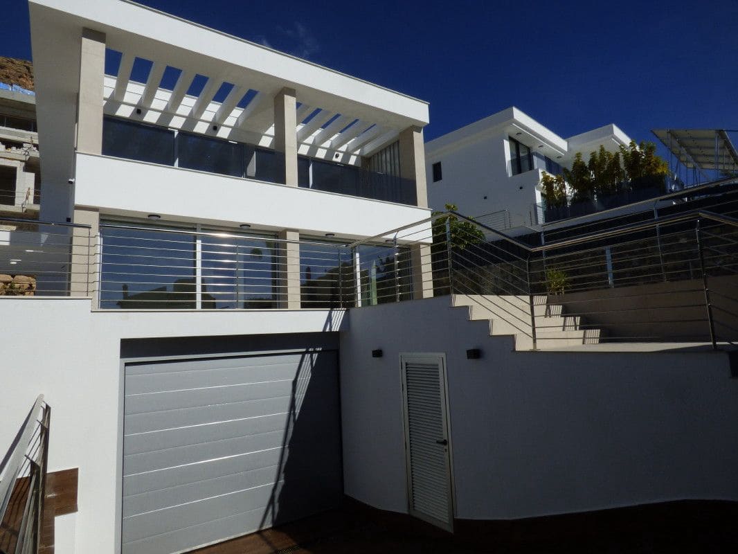 4 soverom Villa til salgs i Finestrat med svømmebasseng garasje - € 1 750 000 (Ref: 7346758)