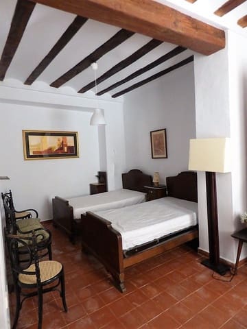 8 bedroom Townhouse for sale in Sella with pool - € 470,000 (Ref: 7445493)