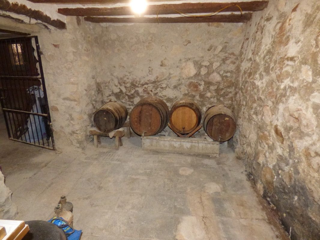 8 soveværelse Byhus til salg i Sella med swimmingpool - € 470.000 (Ref: 7445493)