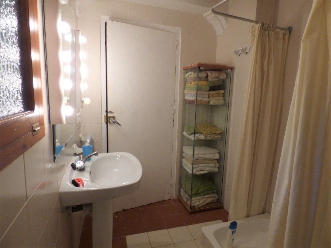 8 soveværelse Byhus til salg i Sella med swimmingpool - € 470.000 (Ref: 7445493)