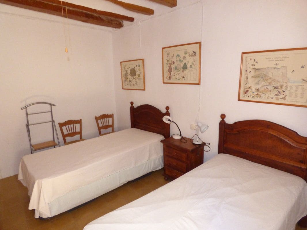 8 soveværelse Byhus til salg i Sella med swimmingpool - € 470.000 (Ref: 7445493)