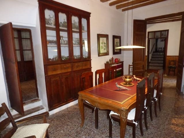 8 bedroom Townhouse for sale in Sella with pool - € 470,000 (Ref: 7445493)