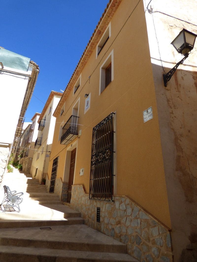 8 soveværelse Byhus til salg i Sella med swimmingpool - € 470.000 (Ref: 7445493)