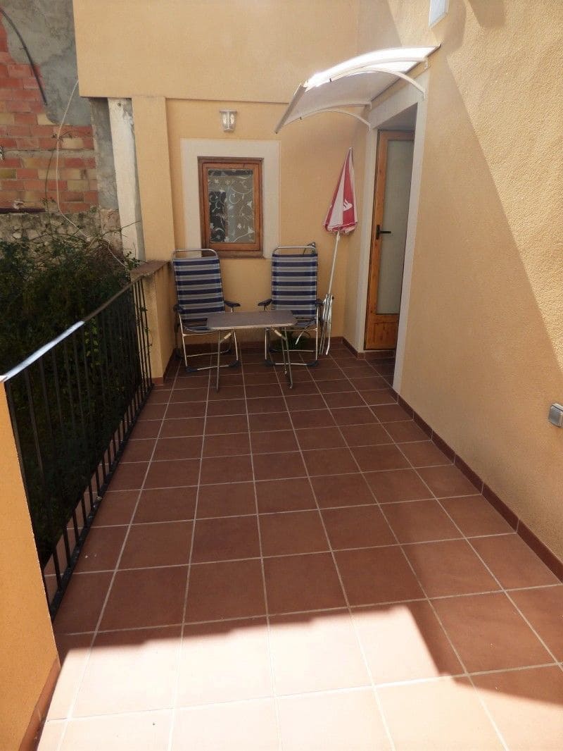 8 soveværelse Byhus til salg i Sella med swimmingpool - € 470.000 (Ref: 7445493)