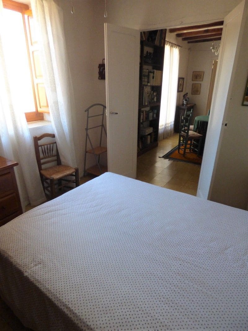 8 soveværelse Byhus til salg i Sella med swimmingpool - € 470.000 (Ref: 7445493)