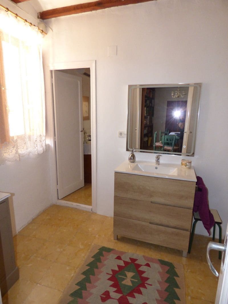 8 soveværelse Byhus til salg i Sella med swimmingpool - € 470.000 (Ref: 7445493)