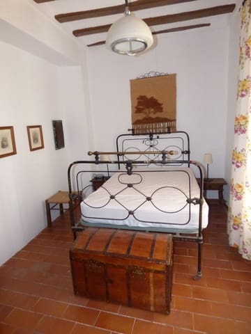 8 bedroom Townhouse for sale in Sella with pool - € 470,000 (Ref: 7445493)