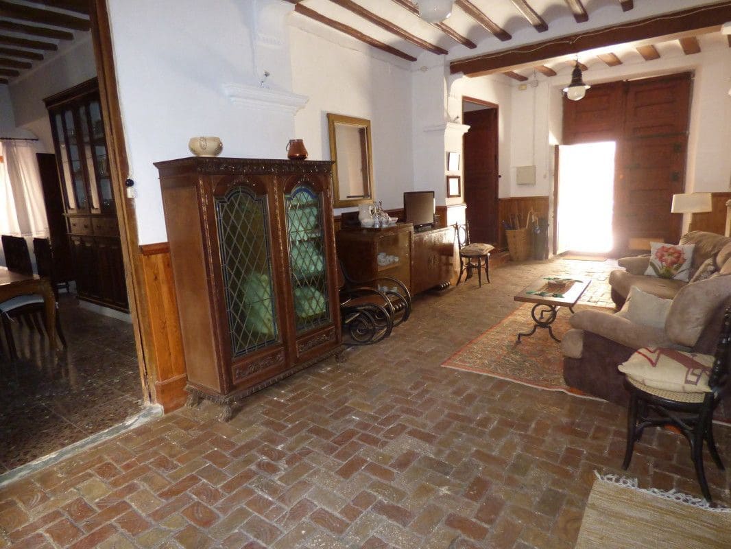 8 soveværelse Byhus til salg i Sella med swimmingpool - € 470.000 (Ref: 7445493)