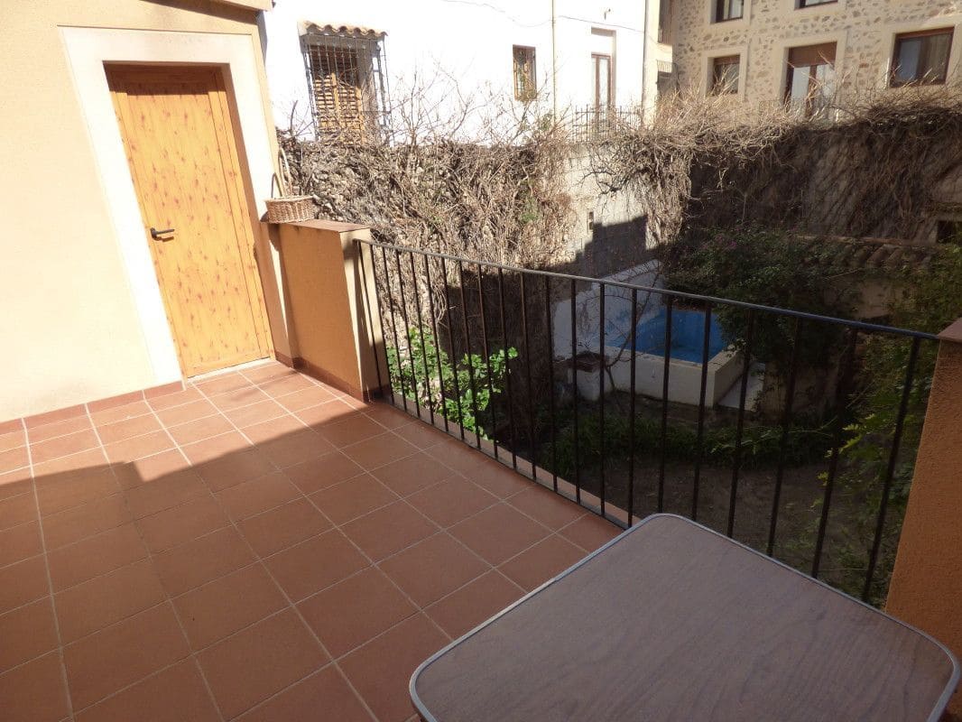 8 soveværelse Byhus til salg i Sella med swimmingpool - € 470.000 (Ref: 7445493)