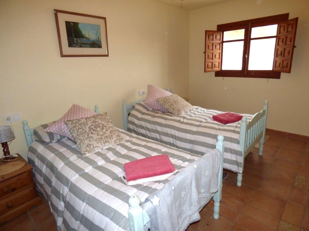 3 bedroom Villa for sale in Orxeta with pool garage € 290,000 (Ref 8026988)