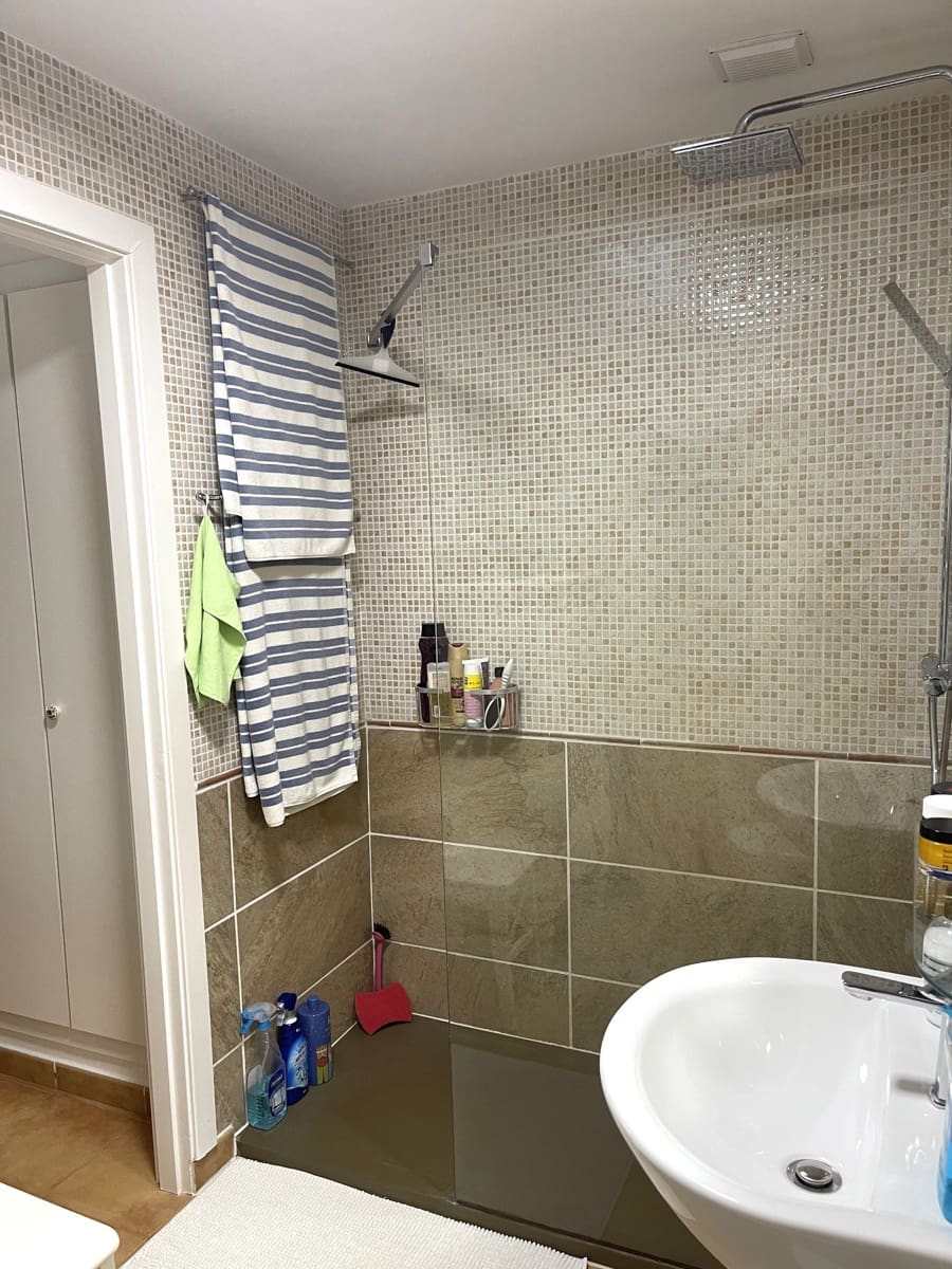 3 soverom Kjedet enebolig til salgs i Relleu med svømmebasseng garasje - € 245 000 (Ref: 9306305)