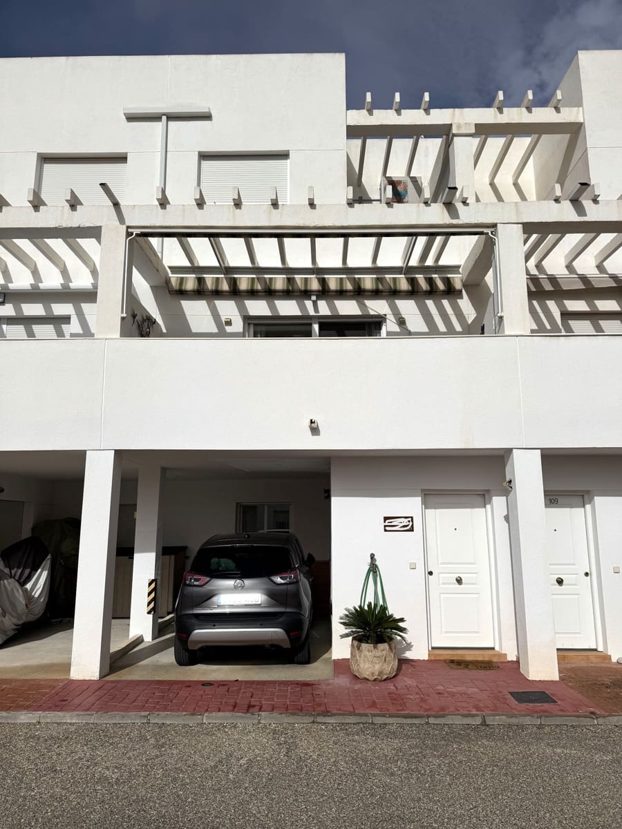 3 soverom Kjedet enebolig til salgs i Relleu med svømmebasseng garasje - € 245 000 (Ref: 9306305)