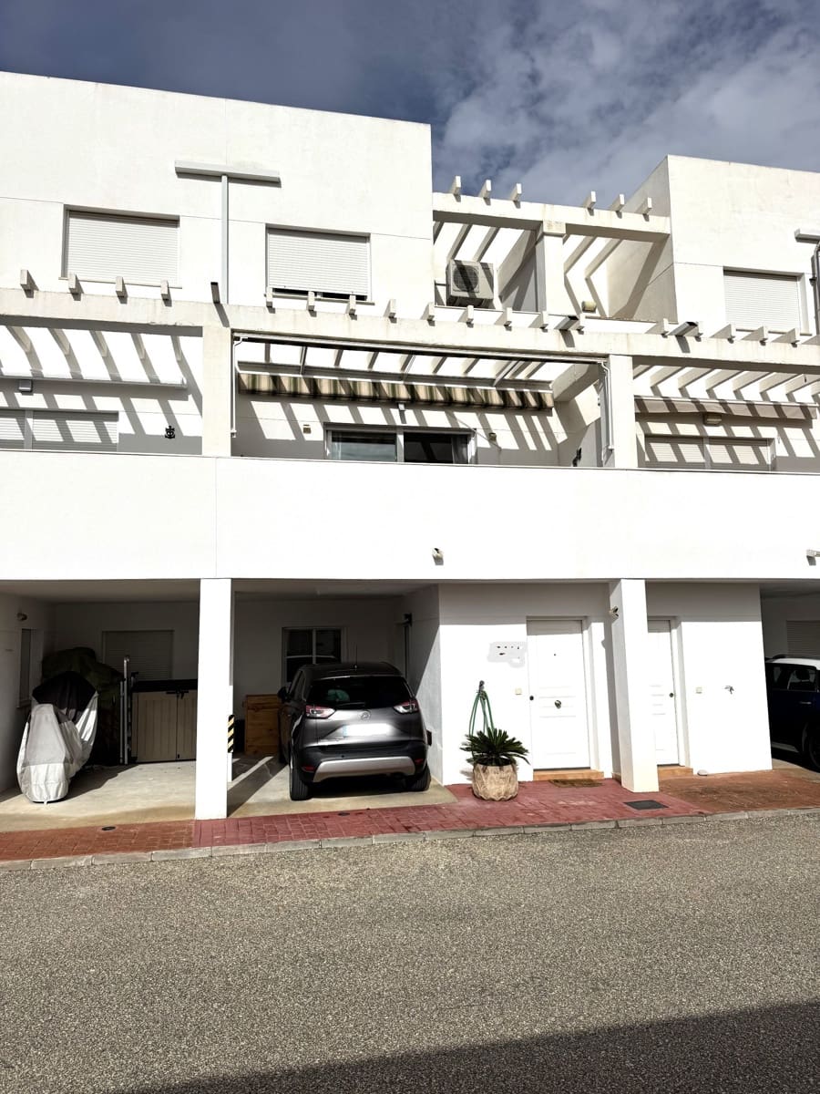 3 soverom Kjedet enebolig til salgs i Relleu med svømmebasseng garasje - € 245 000 (Ref: 9306305)