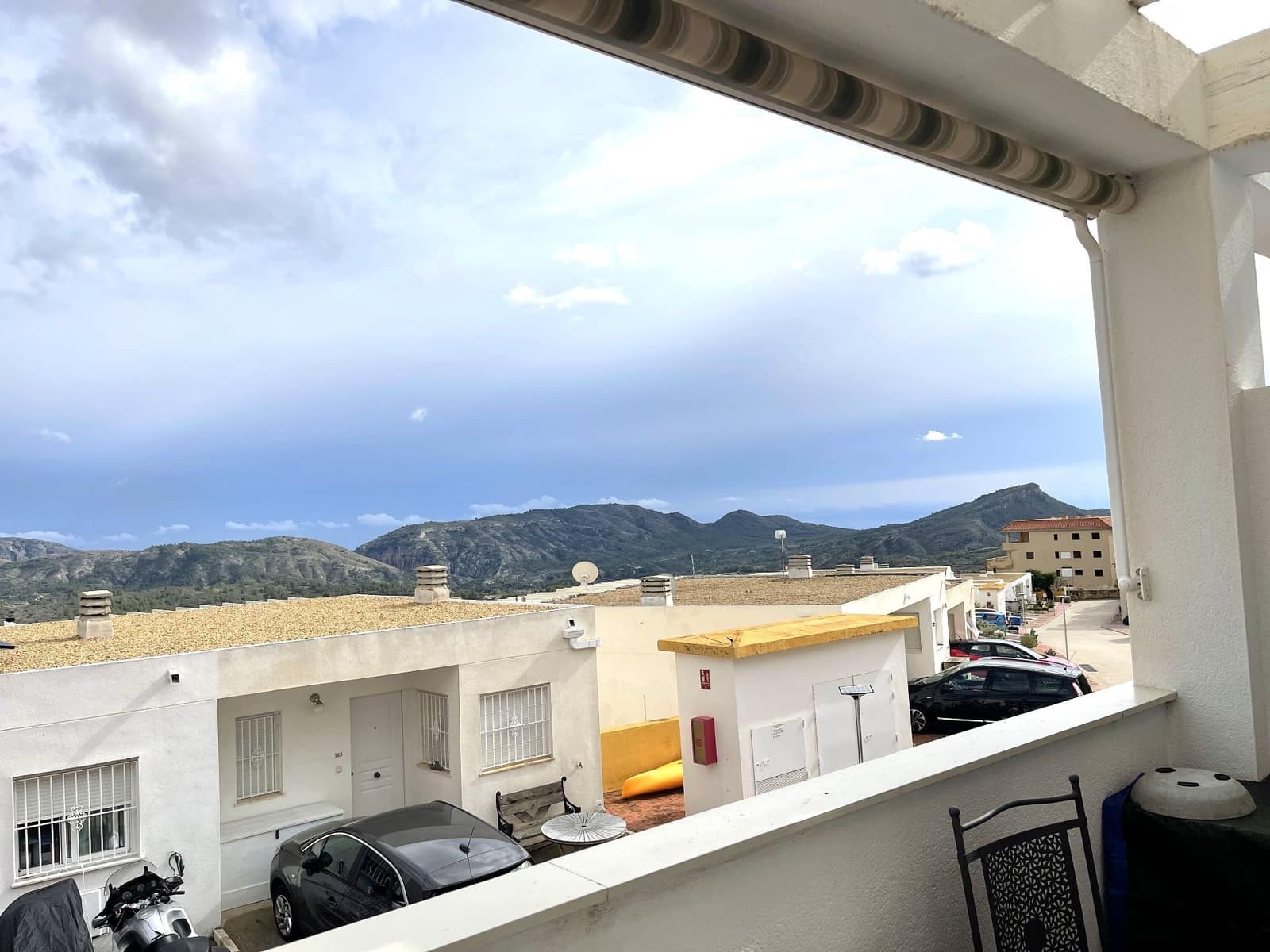 3 soverom Kjedet enebolig til salgs i Relleu med svømmebasseng garasje - € 245 000 (Ref: 9306305)