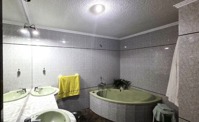 3 soveværelse Lejlighed til salg i Benidorm med swimmingpool garage - € 470.000 (Ref: 9530074)