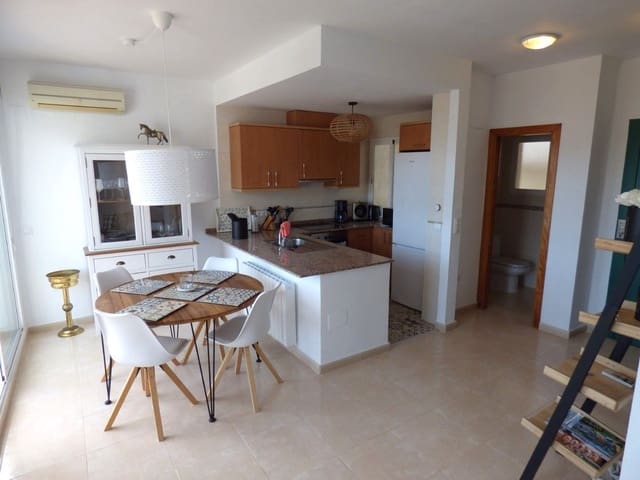 3 makuuhuone Paritalo myytävänä paikassa Callosa d'En Sarrià mukana uima-altaan 
autotalli - 315 000 € (Ref: 9564823)