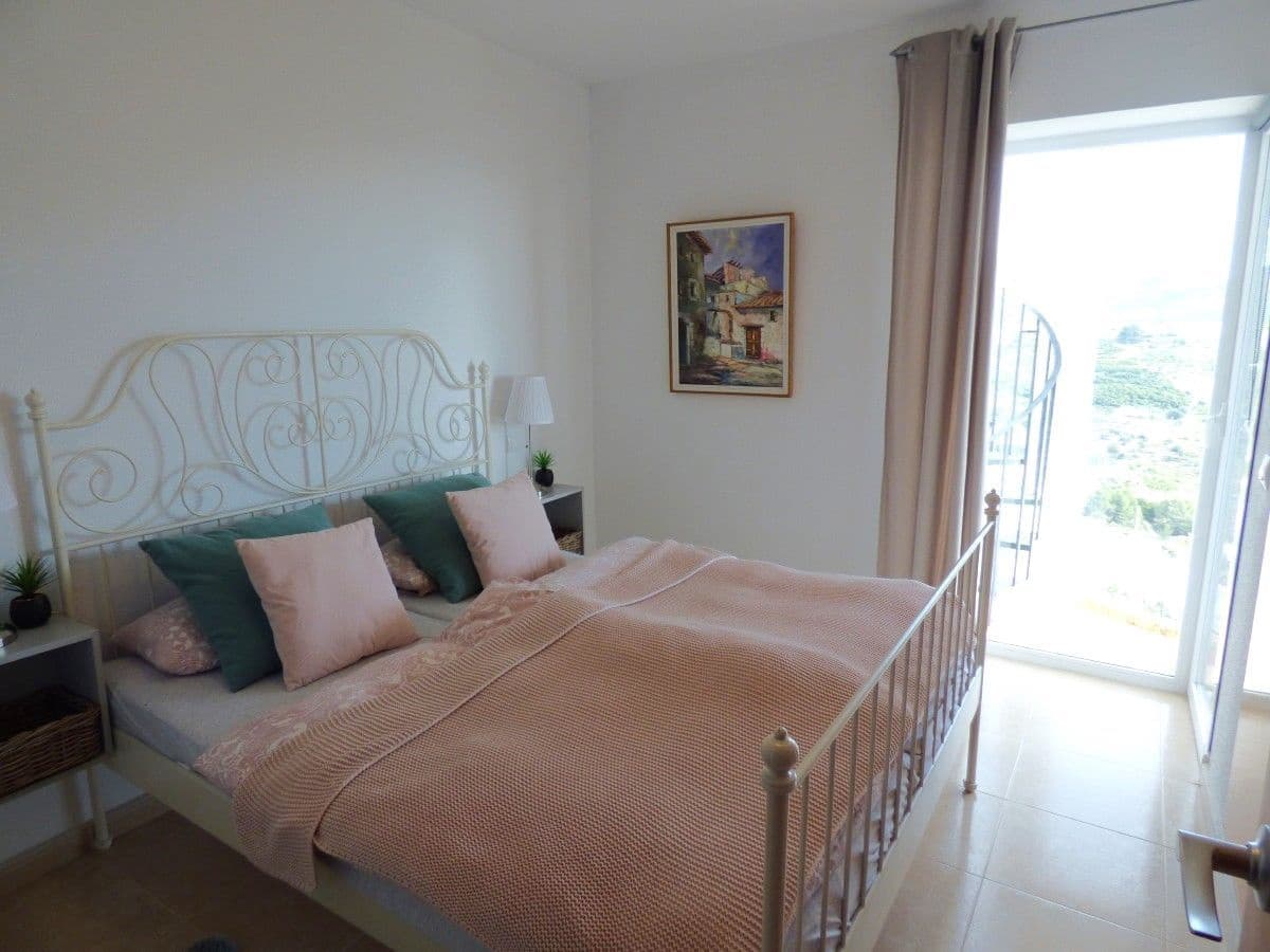 3 makuuhuone Paritalo myytävänä paikassa Callosa d'En Sarria mukana uima-altaan 
autotalli - 315 000 € (Ref: 9564823)