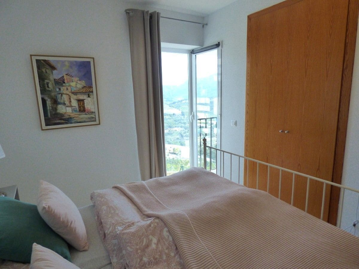 3 makuuhuone Paritalo myytävänä paikassa Callosa d'En Sarria mukana uima-altaan 
autotalli - 315 000 € (Ref: 9564823)