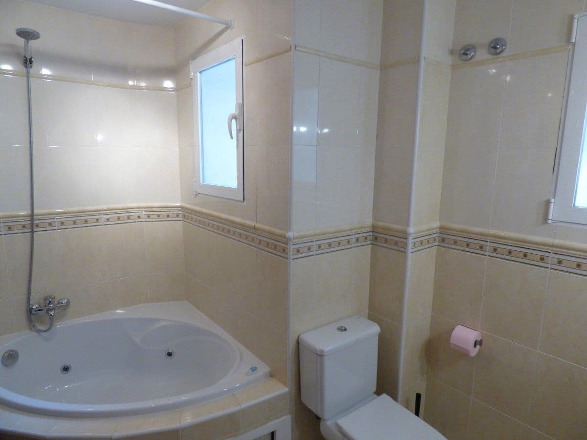 3 makuuhuone Paritalo myytävänä paikassa Callosa d'En Sarria mukana uima-altaan 
autotalli - 315 000 € (Ref: 9564823)