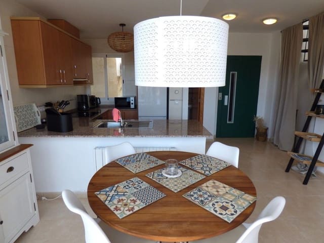 3 makuuhuone Paritalo myytävänä paikassa Callosa d'En Sarrià mukana uima-altaan 
autotalli - 315 000 € (Ref: 9564823)