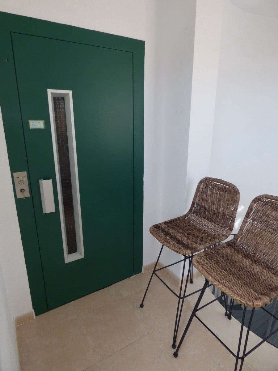 3 makuuhuone Paritalo myytävänä paikassa Callosa d'En Sarria mukana uima-altaan 
autotalli - 315 000 € (Ref: 9564823)