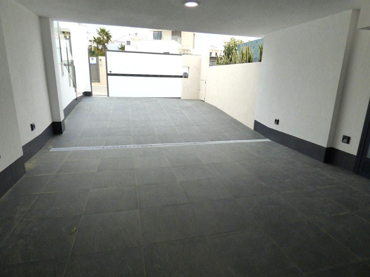 3 bedroom Villa for sale in Finestrat with pool garage - € 1,200,000 (Ref: 9655721)