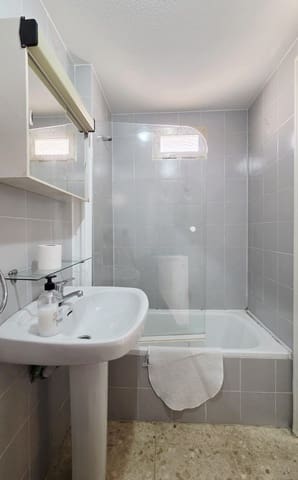 1 chambre Appartement à vendre à Playa Poniente, Benidorm avec piscine garage - 178 500 € (Ref: 9673882)