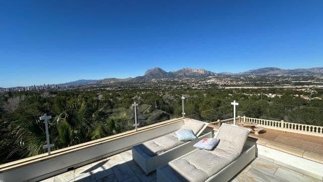 6 soveværelse Villa til salg i Albir med swimmingpool garage - € 2.950.000 (Ref: 9701357)