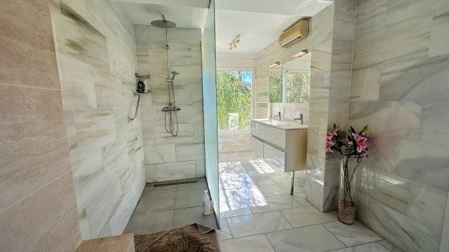 6 soveværelse Villa til salg i Albir, Alfaz del Pi / L'Alfàs del Pi med swimmingpool garage - € 2.950.000 (Ref: 9701357)