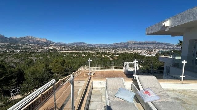 6 soveværelse Villa til salg i Albir med swimmingpool garage - € 2.950.000 (Ref: 9701357)