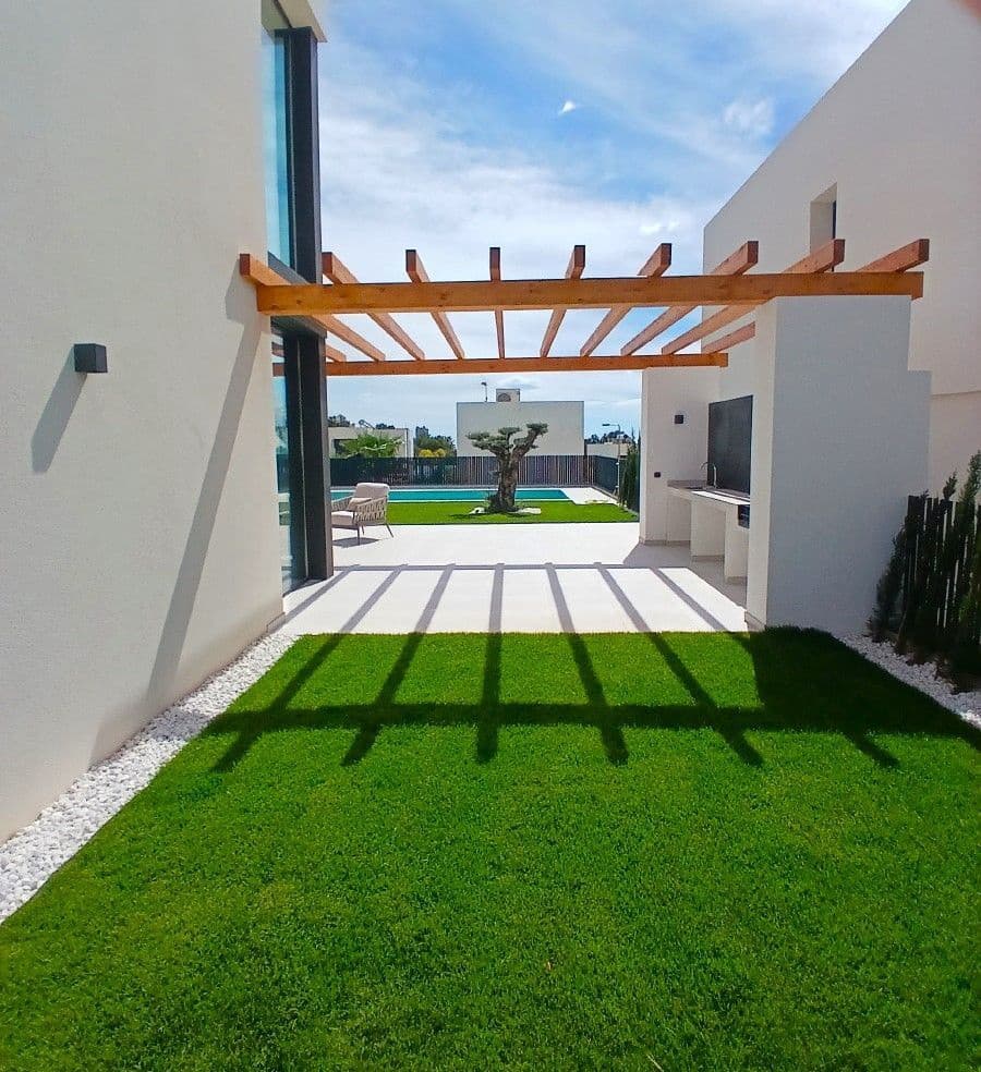 3 bedroom Villa for sale in Finestrat with pool garage - € 1,195,000 (Ref: 9744055)