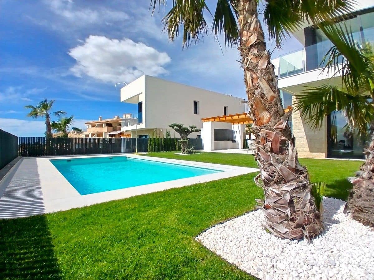 3 bedroom Villa for sale in Finestrat with pool garage - € 1,195,000 (Ref: 9744055)