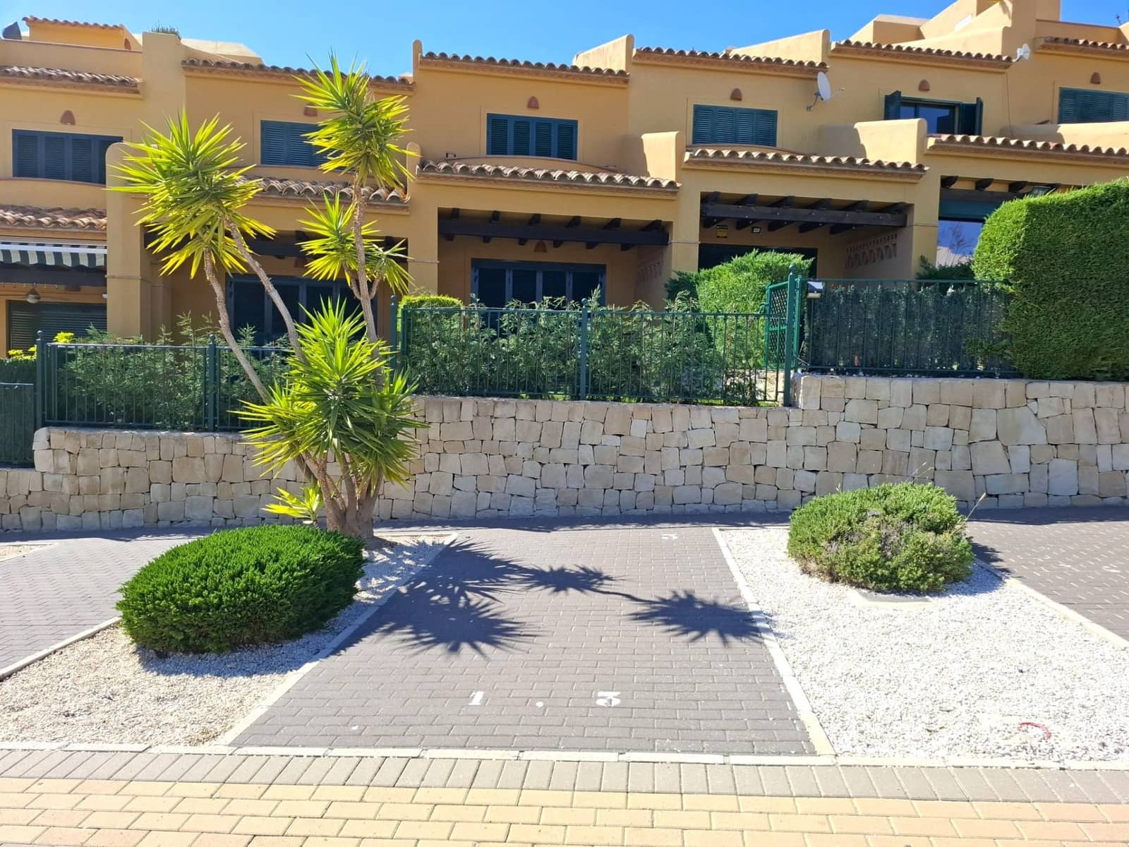 2 bedroom Semi-detached Villa for sale in Finestrat with pool garage - € 295,000 (Ref: 9788036)