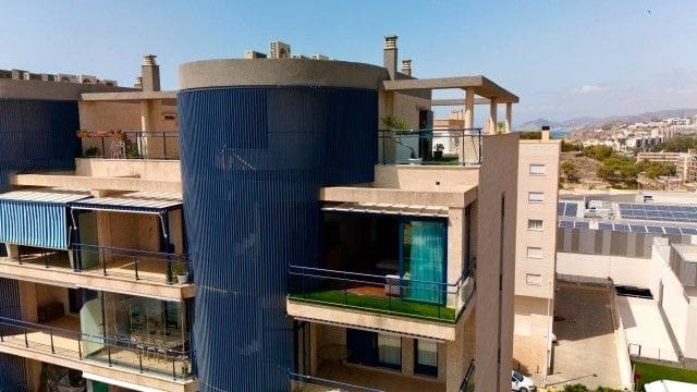 2 soveværelse Penthouse til salg i La Villajoyosa / Vila Joiosa med swimmingpool garage - € 465.000 (Ref: 9788040)