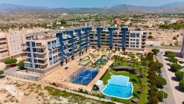 2 soveværelse Penthouse til salg i La Villajoyosa / Vila Joiosa med swimmingpool garage - € 465.000 (Ref: 9788040)