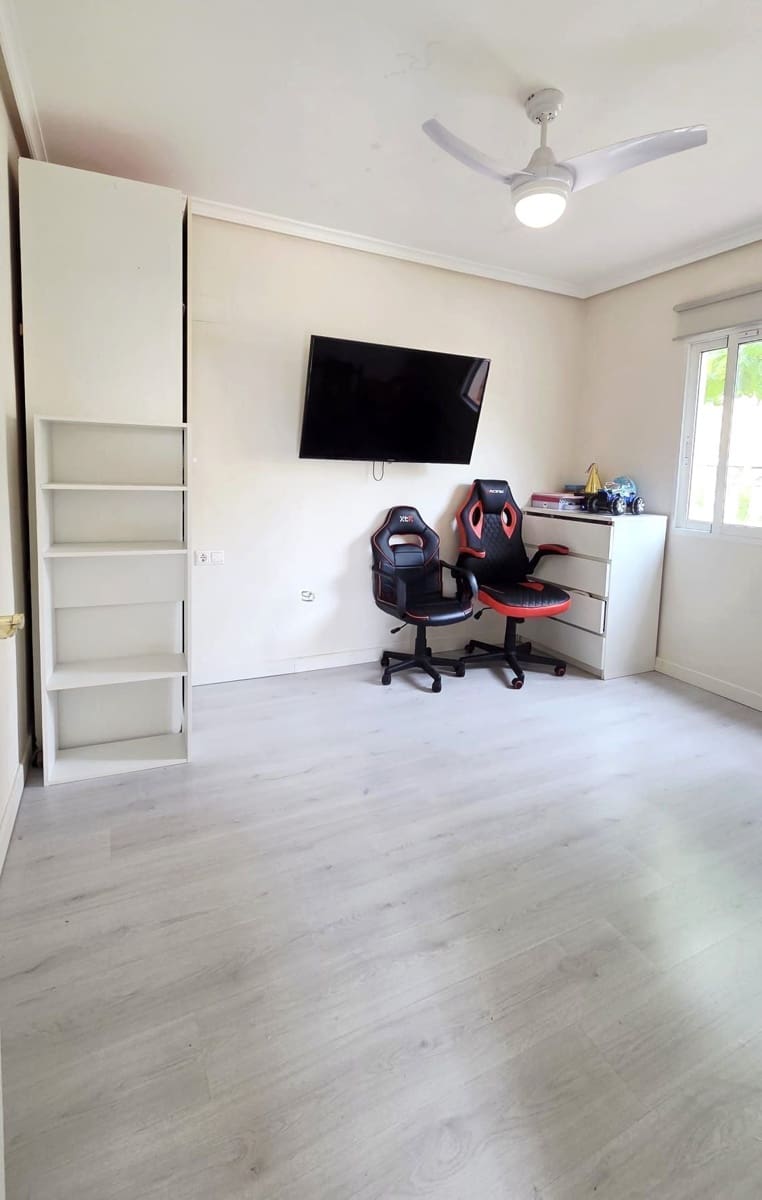 4 Zimmer Villa zu verkaufen in La Nucia mit Pool Garage - 598.000 € (Ref: 9811299)