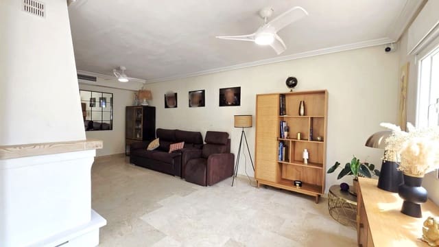 4 Zimmer Villa zu verkaufen in La Nucia mit Pool Garage - 598.000 € (Ref: 9811299)