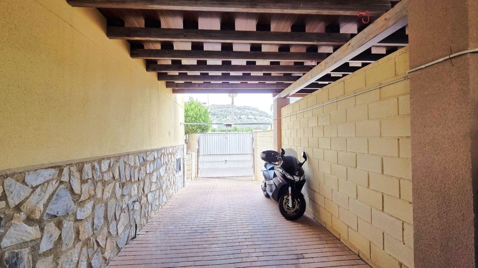 4 Zimmer Villa zu verkaufen in La Nucia mit Pool Garage - 598.000 € (Ref: 9811299)