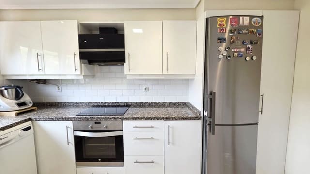4 Zimmer Villa zu verkaufen in La Nucia mit Pool Garage - 598.000 € (Ref: 9811299)