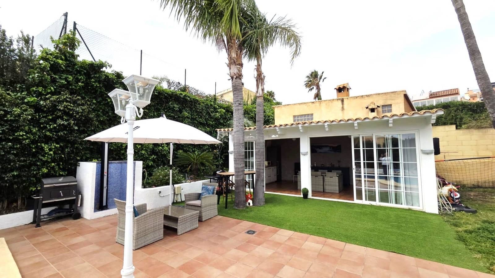 4 Zimmer Villa zu verkaufen in La Nucia mit Pool Garage - 598.000 € (Ref: 9811299)