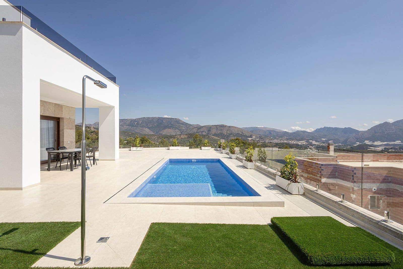 3 bedroom Villa for sale in Polop with pool garage - € 598,000 (Ref: 9827085)