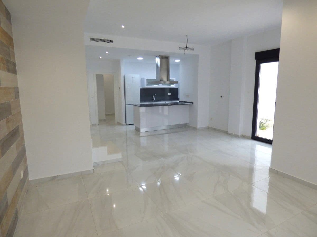 3 Zimmer Villa zu verkaufen in Polop mit Pool Garage - 489.000 € (Ref: 9827086)