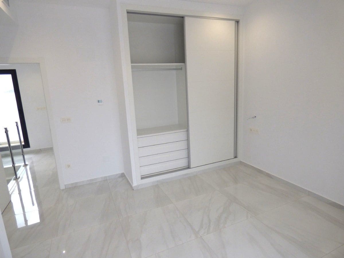 3 Zimmer Villa zu verkaufen in Polop mit Pool Garage - 489.000 € (Ref: 9827086)