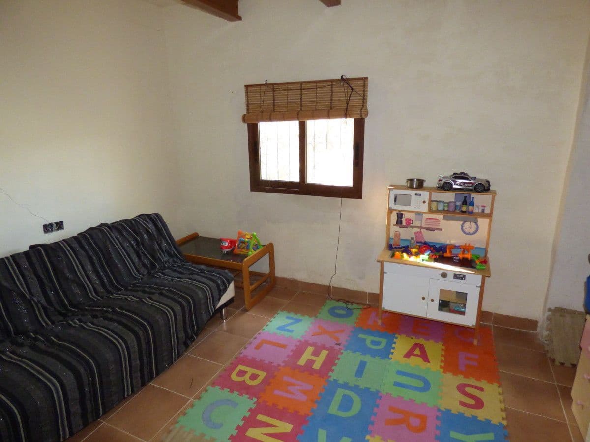 3 bedroom Villa for sale in Torremanzanas with garage - € 144,900 (Ref: 9830770)