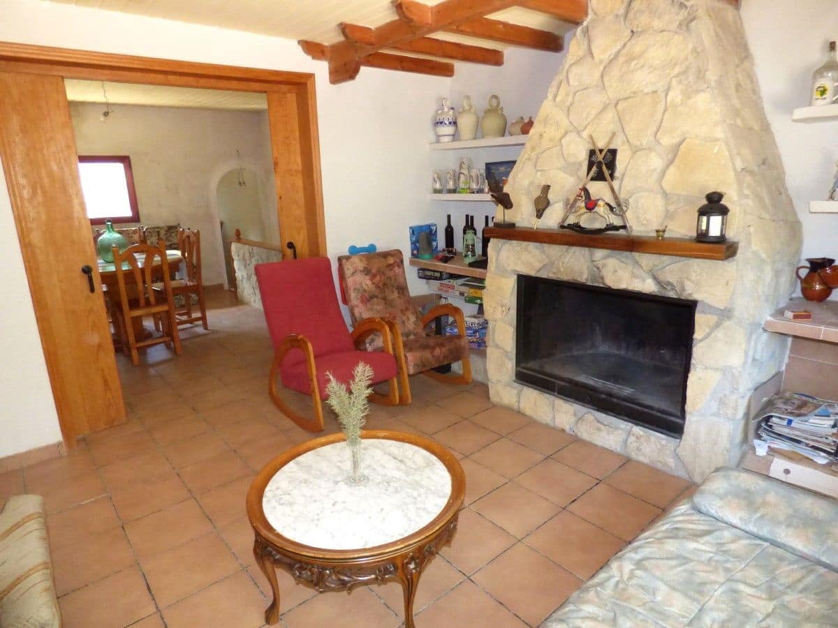 3 bedroom Villa for sale in Torremanzanas with garage - € 144,900 (Ref: 9830770)