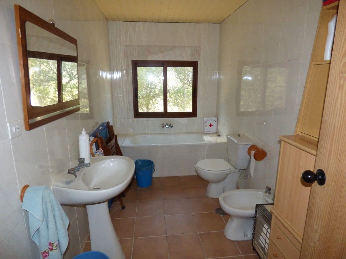 3 bedroom Villa for sale in Torremanzanas with garage - € 144,900 (Ref: 9830770)