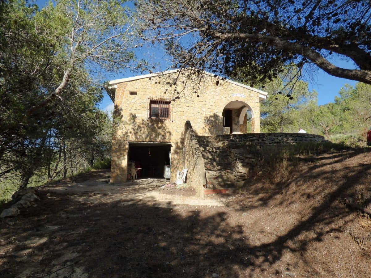 3 bedroom Villa for sale in Torremanzanas with garage - € 144,900 (Ref: 9830770)