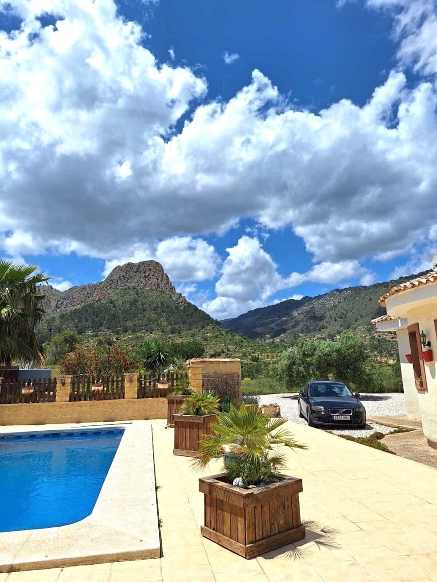 3 bedroom Villa for sale in Relleu with pool garage - € 350,000 (Ref: 9877982)